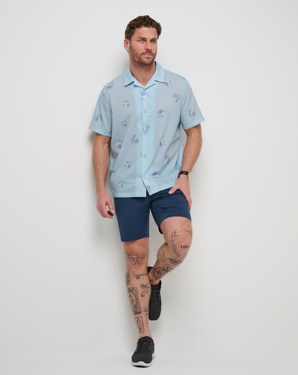 CASINO HOLIDAY BUTTON-UP 4